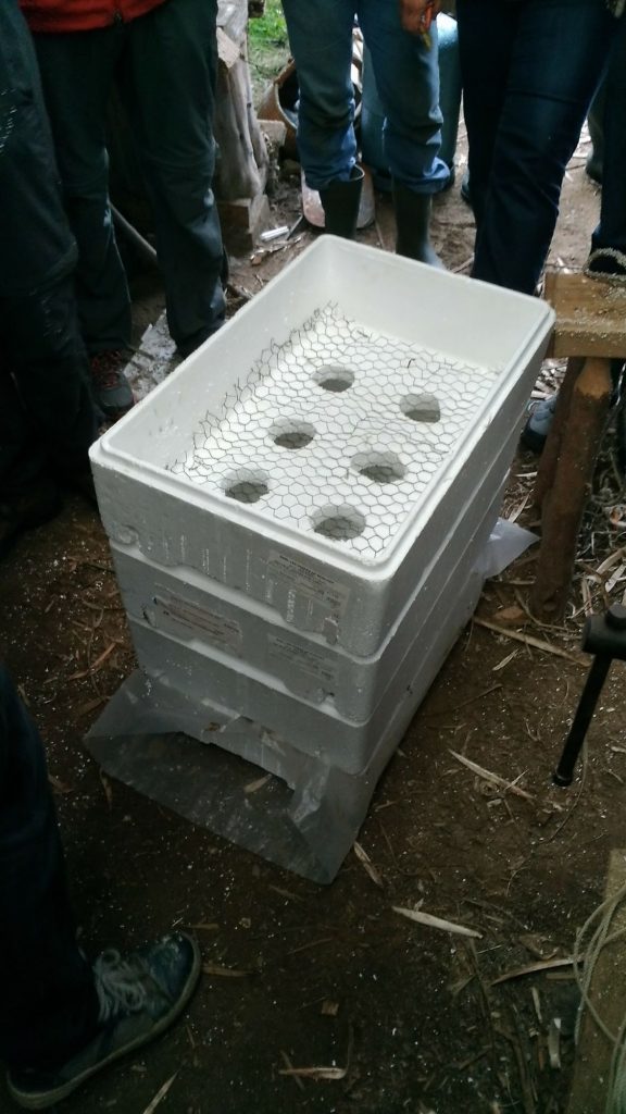 04 - Empiler les caisses