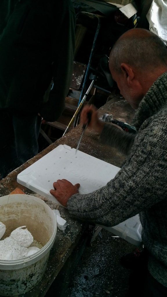 05 - Trouer le couvercle pour l'aération